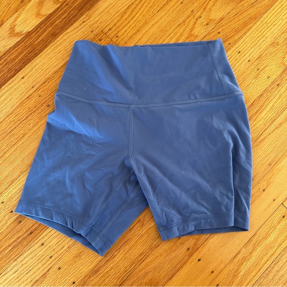 Lululemon Align Shorts Size 6 - Picture 4 of 4